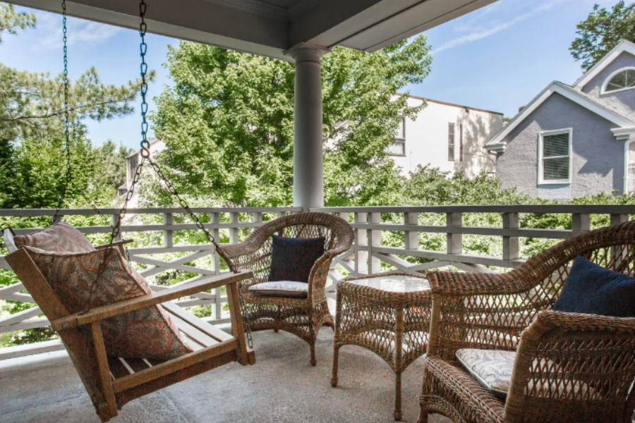 Plan a Memorable Corporate Retreat in Kansas City: Southmoreland’s Private Rental Experience
