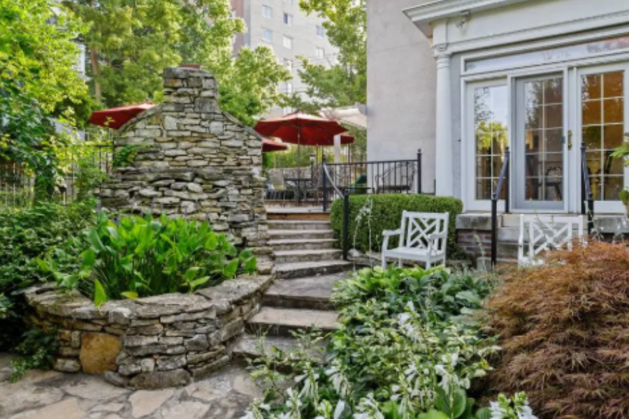 10 Reasons Southmoreland Is the Best Hotel in Kansas City Missouri for Couples