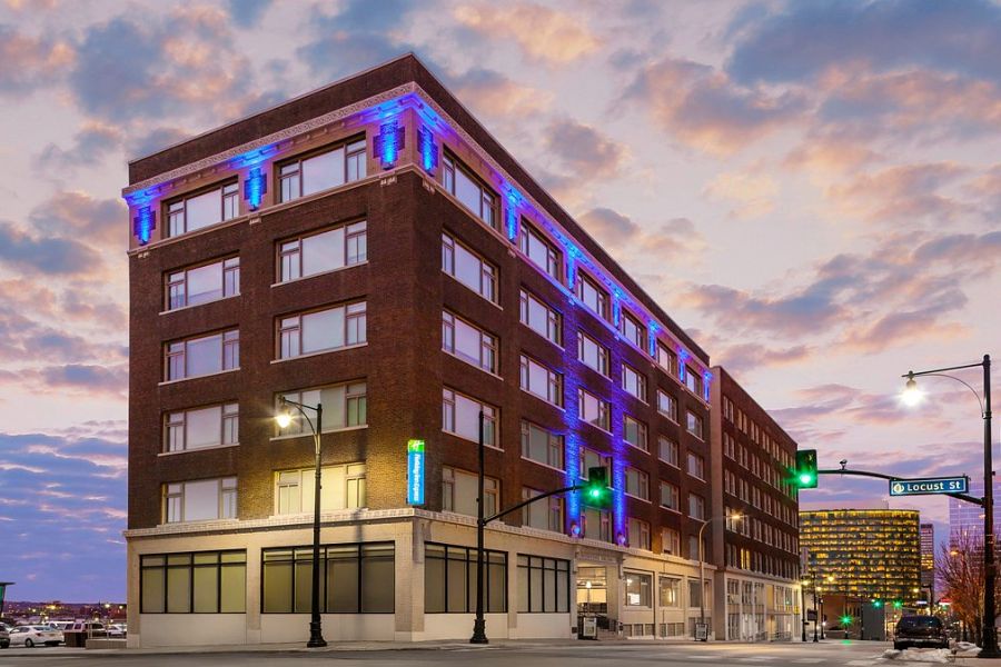 Hotels in Kansas City Plaza Area Ideal for Family & Corporate Stays | Luxury Hotel in Kansas City