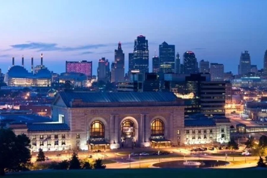 Kansas City Hotel Packages for Seasonal Escapes