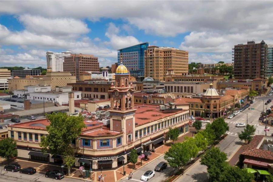 How to Plan a Cozy Winter Staycation in Kansas City