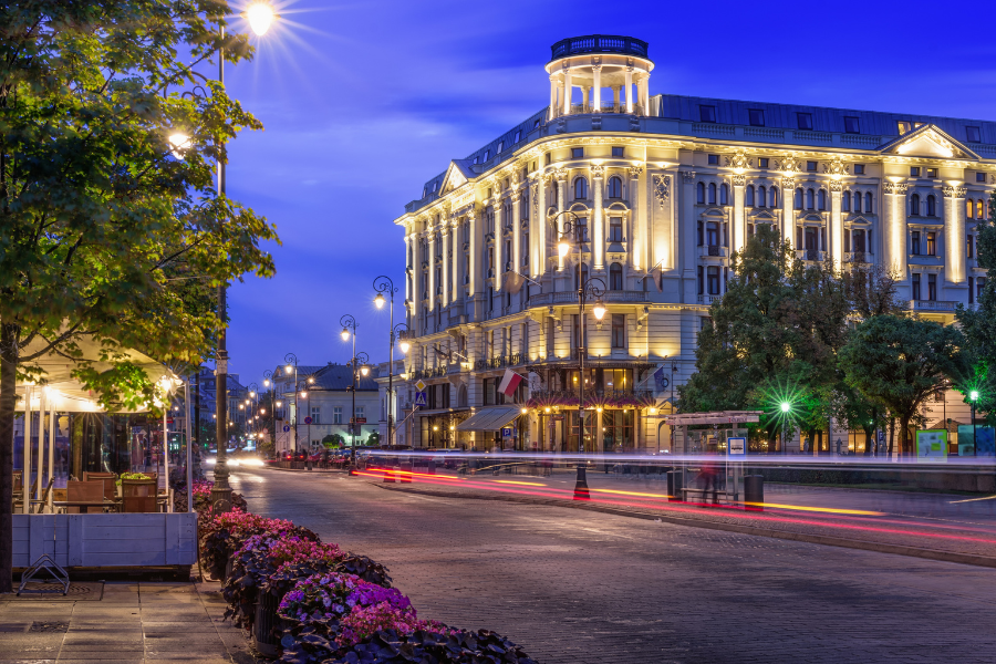Boutique Hotels vs Luxury Hotels in Kansas City: What Actually Matters?