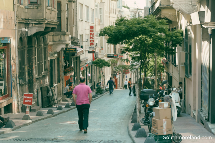 Walkable neighborhood street near boutique hotel in Kansas City Plaza area