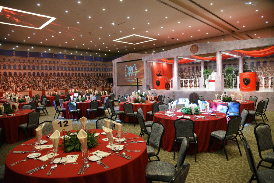 dining in hotels near plaza