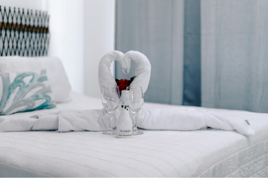 Romantic Hotels in Kansas City: Best Stays for Couples, Anniversaries and Weekend Escapes